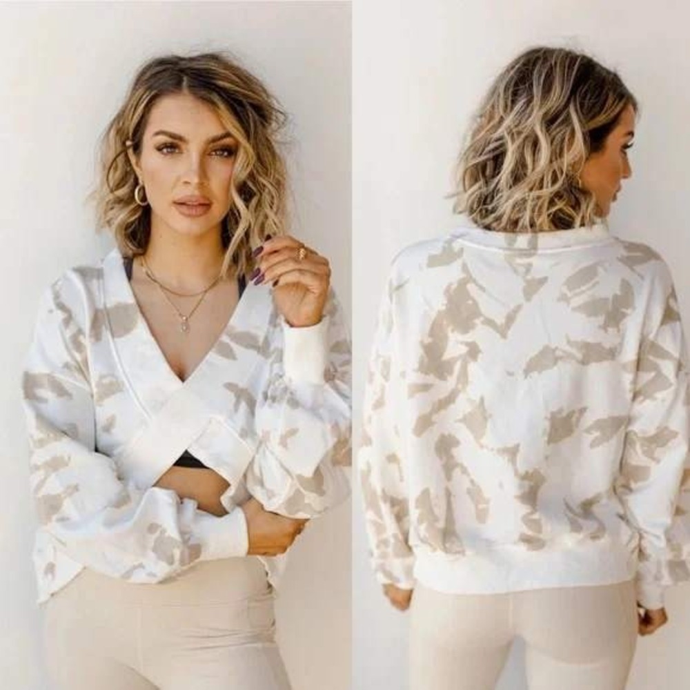 POL Tie Dye Surplice Wrap Front Cropped Sweatshirt Tan Cream French Terry Sz  M